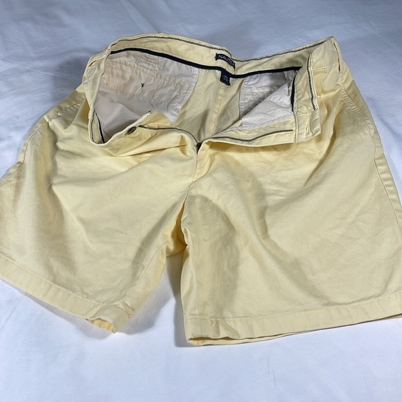 Nautica mens canary yellow basic double pleated 8" inseam chino shorts - size 38 - Picture 8 of 11